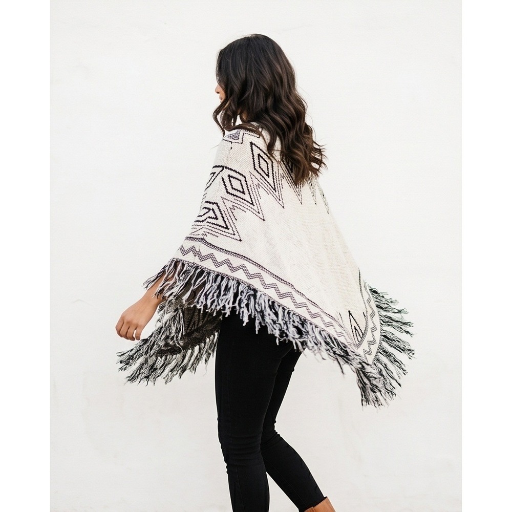 NY Collection PL Geometric Fringe Poncho Sweater Cream Black Aztec Southwestern